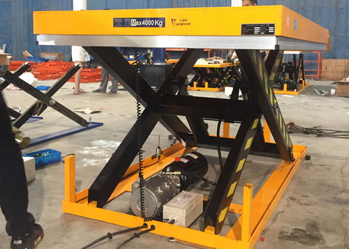 原裝小型升降機制造廠家的優(yōu)勢與服務(wù)