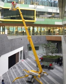 南山高空作業車、升降機與腳手架租賃 深圳本地服務與貨梯制造全解析